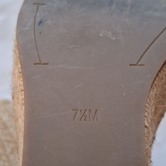 Kenneth Cole Women Olivia Espadrille Peep-Toe Black leather Wedges Size 7.5M - Picture 10 of 10